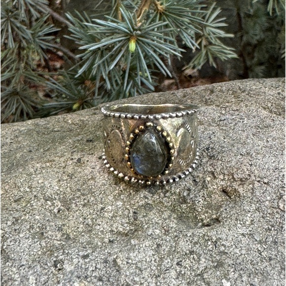 Sundance Labradorite ring - Picture 1 of 3